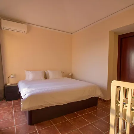 2 Bed House Near The With Swimming Pools *