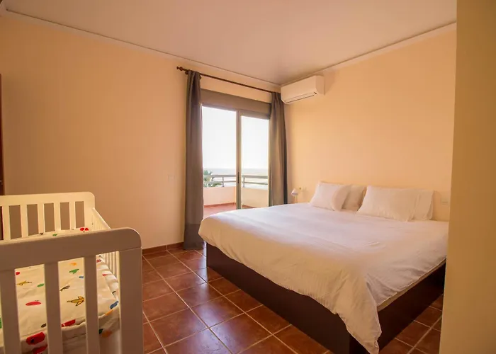 2 Bed House Near The With Swimming Pools 別荘 *