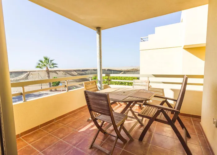 2 Bed House Near The With Swimming Pools *